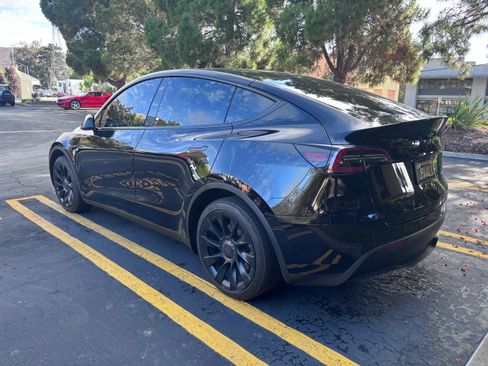 Used 2021 Tesla Model Y Long Range AWD/4WD image 8
