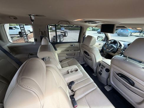 Used 2011 Honda Pilot Touring image 29