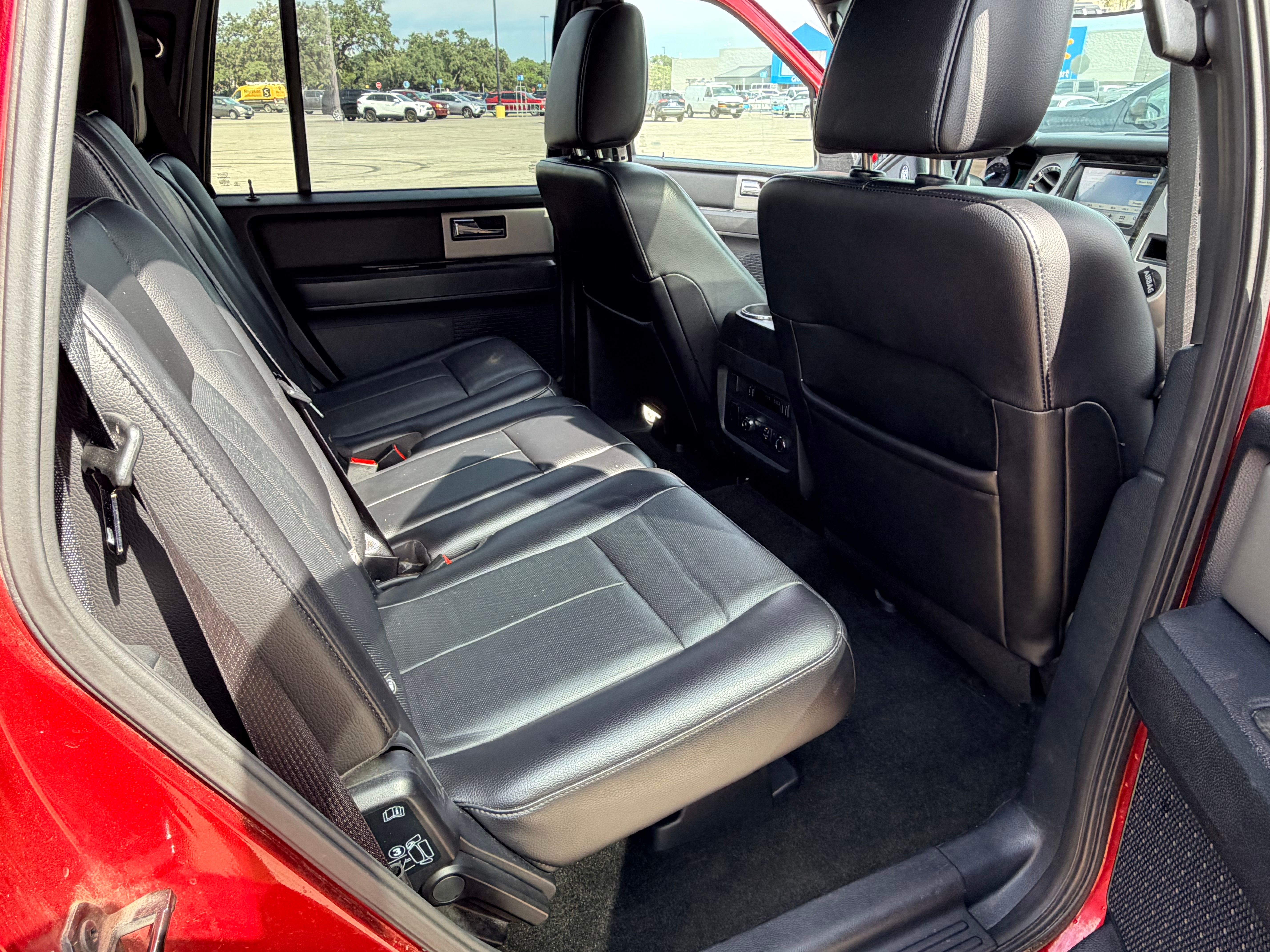 Used 2016 Ford Expedition Limited RWD image 14