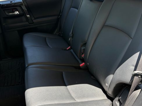 Used 2021 Toyota 4Runner TRD Off-Road Premium w/ Moonroof Package AWD/4WD image 15
