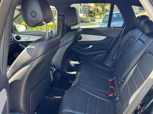 Used 2021 Mercedes-Benz GLC 300 image 6