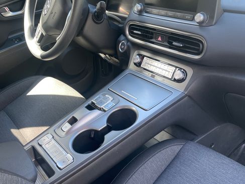 Used 2023 Hyundai Kona SE image 8