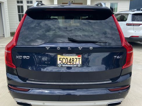 Used 2017 Volvo XC90 T6 Momentum w/ Vision Package image 2