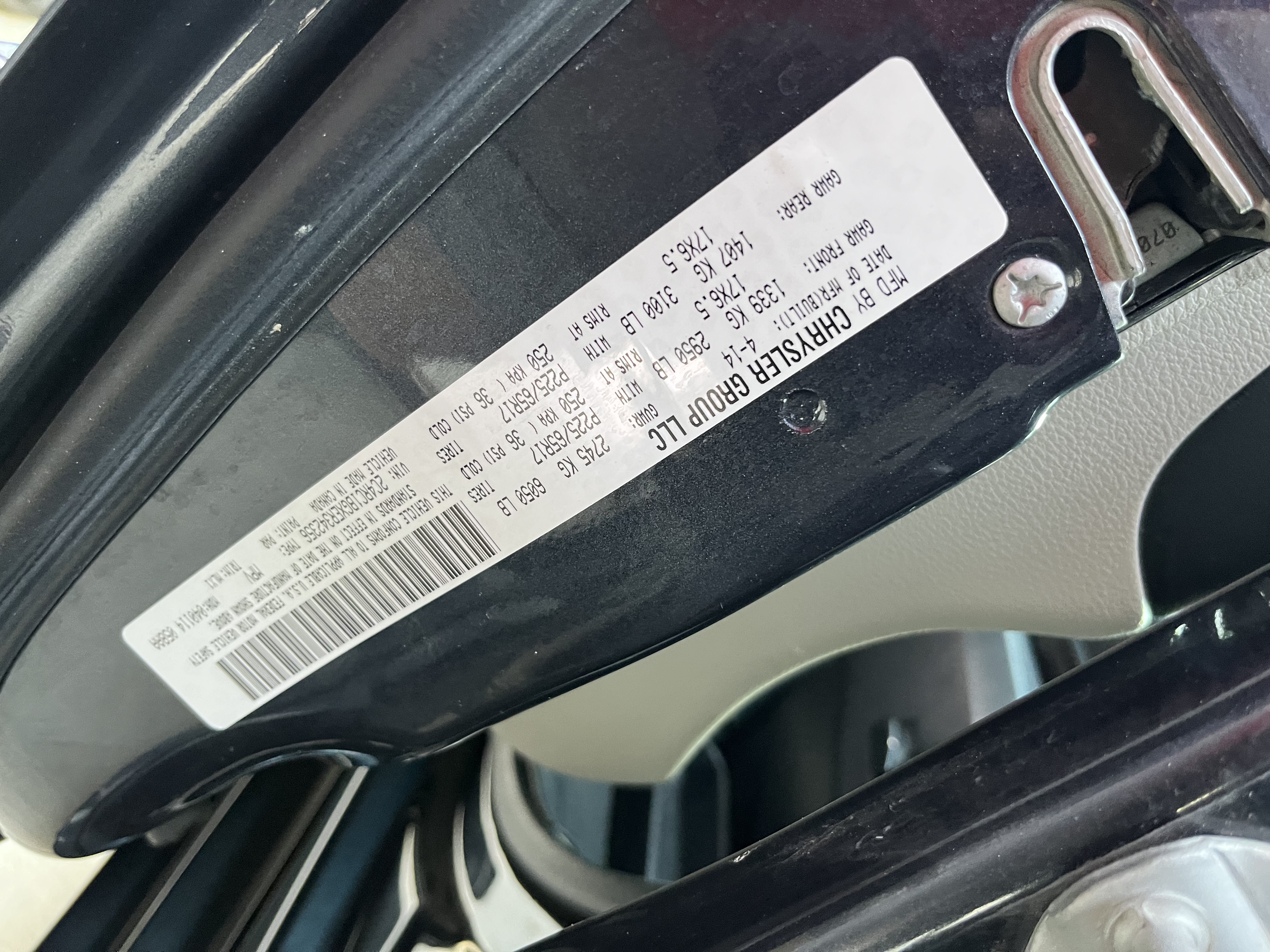 Used 2014 Chrysler Town & Country Touring FWD image 2