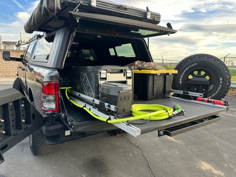 Used 2022 RAM 2500 Big Horn w/ Night Edition image 9