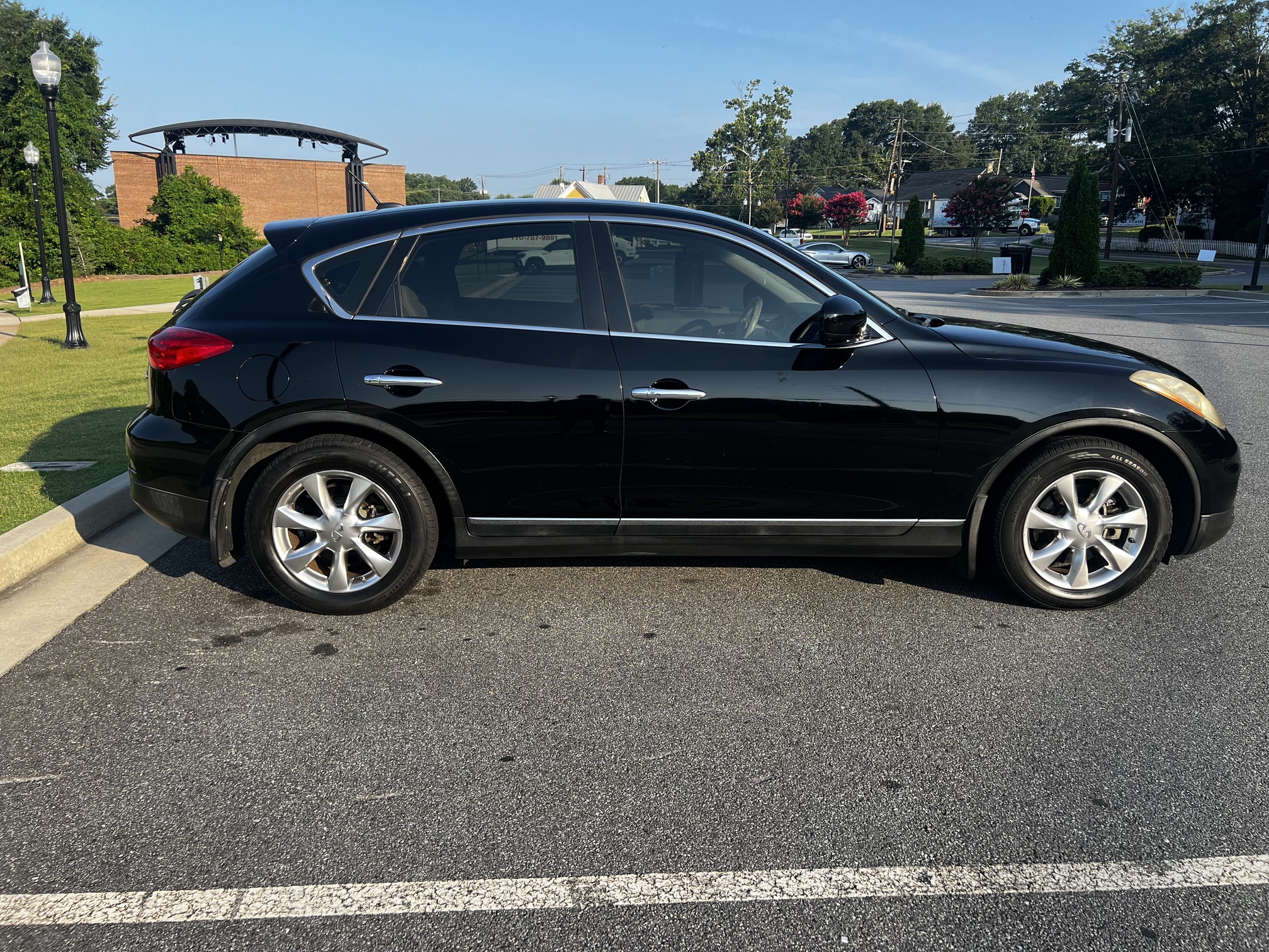 Used 2008 INFINITI EX35 Journey w/ Premium Pkg RWD image 2