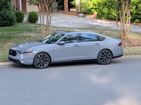 Used 2024 Honda Accord Touring image 10