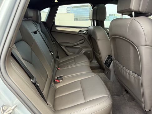 Used 2023 Porsche Macan image 20