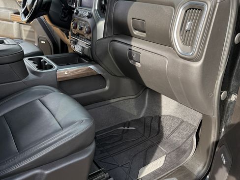 Used 2019 Chevrolet Silverado 1500 LT Trail Boss AWD/4WD image 15