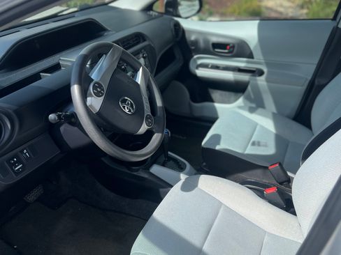 Used 2014 Toyota Prius C One image 12