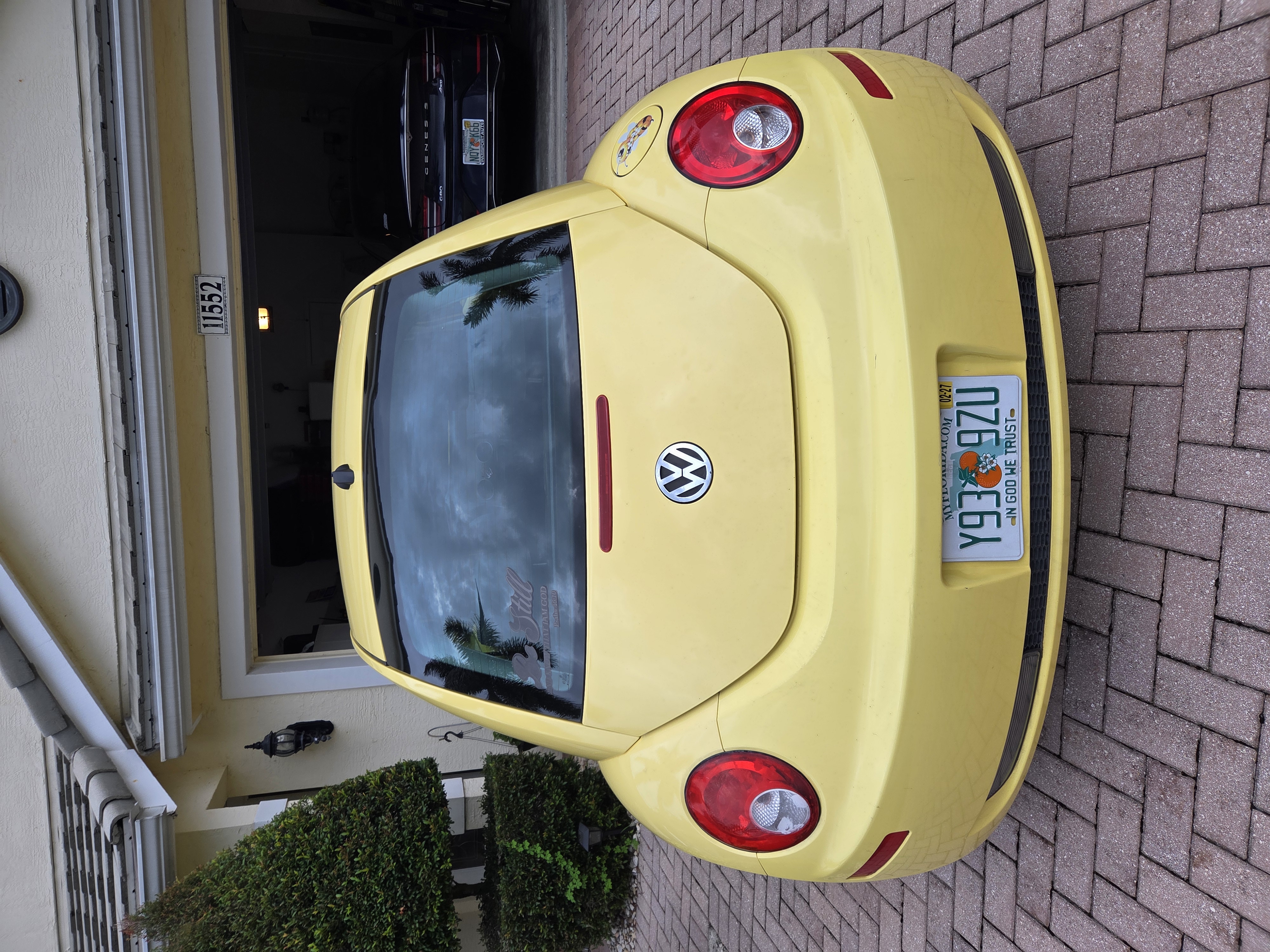 Used 2008 Volkswagen Beetle SE FWD image 4
