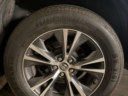 Used 2019 Toyota Highlander LE w/ Carpet Mat Package (TMS) image 15