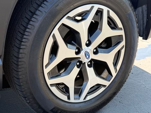 Used 2020 Subaru Forester Premium AWD/4WD image 14