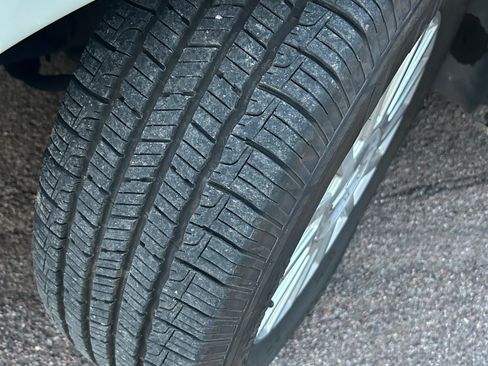 Used 2004 Lincoln Town Car Ultimate image 12