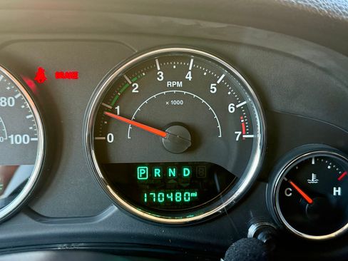 Used 2015 Jeep Wrangler Unlimited Sahara image 5