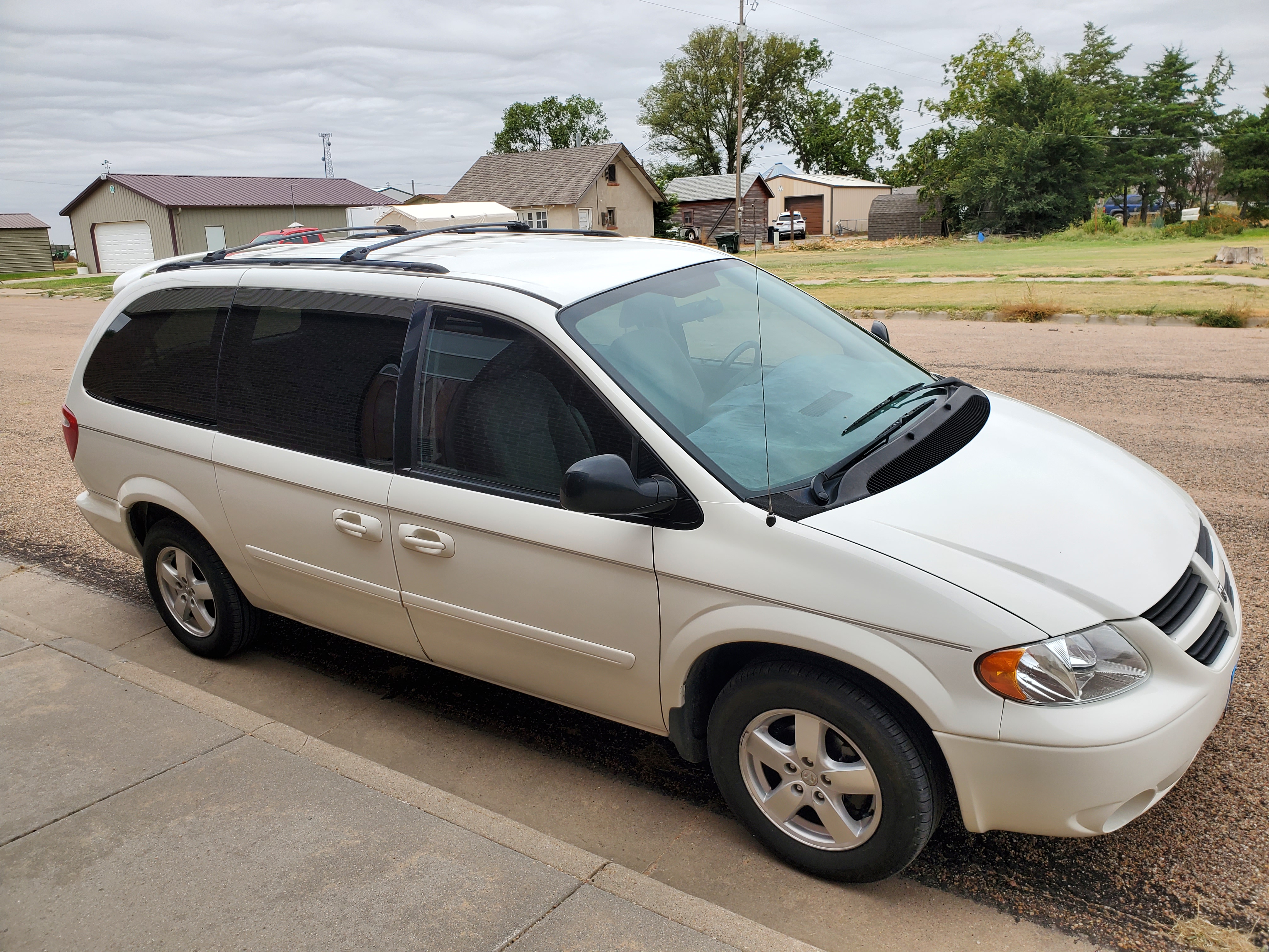 Used 2007 Dodge Grand Caravan SXT FWD image 2