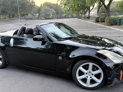 Used 2005 Nissan 350Z Touring image 1