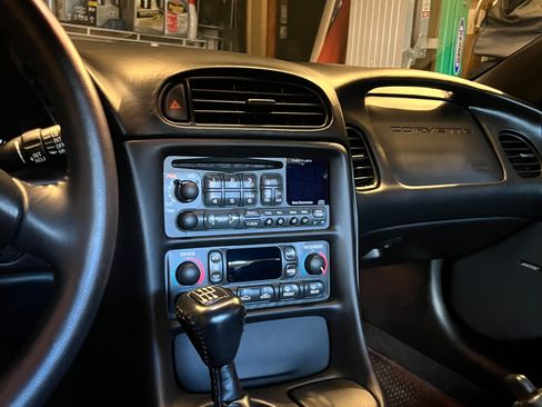 Used 2004 Chevrolet Corvette Z06 w/ Z06 Preferred Equipment Group RWD image 8