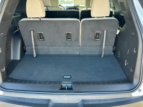 Used 2022 Chevrolet Traverse LS w/ Midnight/Sport Edition image 6