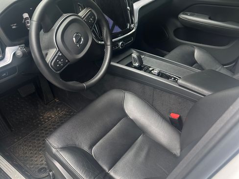 Used 2024 Volvo S60 B5 Core image 9