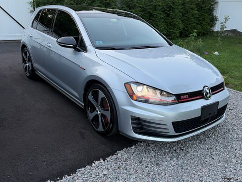 Used 2017 Volkswagen GTI Autobahn FWD image 1