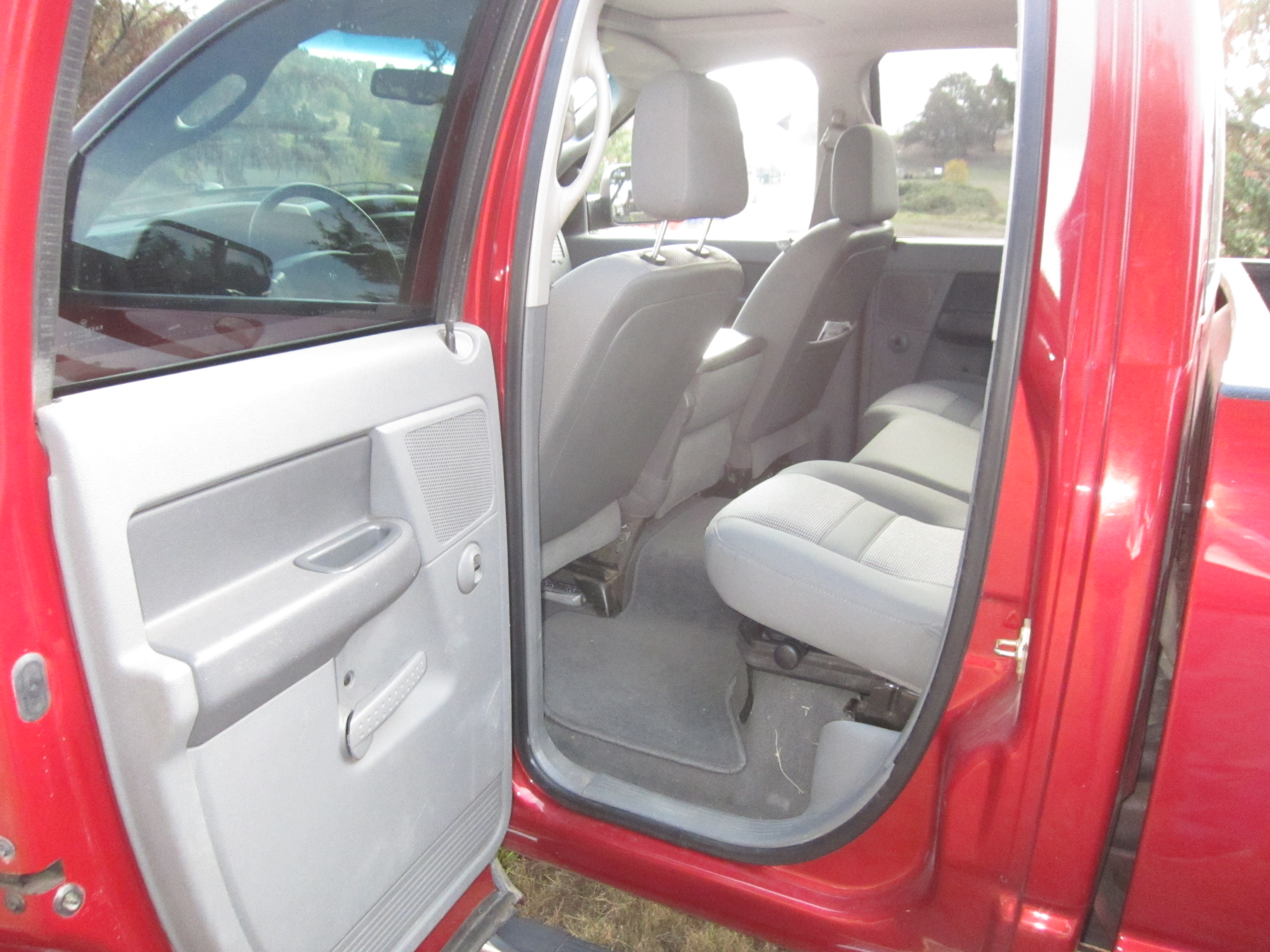 Used 2007 Dodge Ram 2500 Truck SLT AWD/4WD image 4