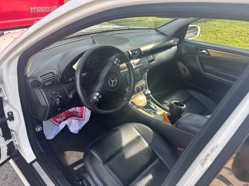 Used 2007 Mercedes-Benz C 230 Sedan image 10
