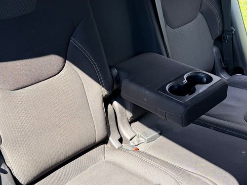 Used 2015 Jeep Cherokee Latitude image 16