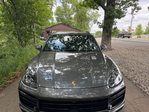 Used 2020 Porsche Cayenne Turbo AWD/4WD image 4