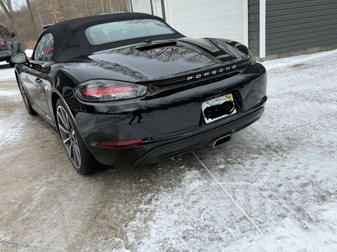 Used 2017 Porsche 718 Boxster image 8