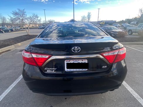 Used 2017 Toyota Camry SE image 5