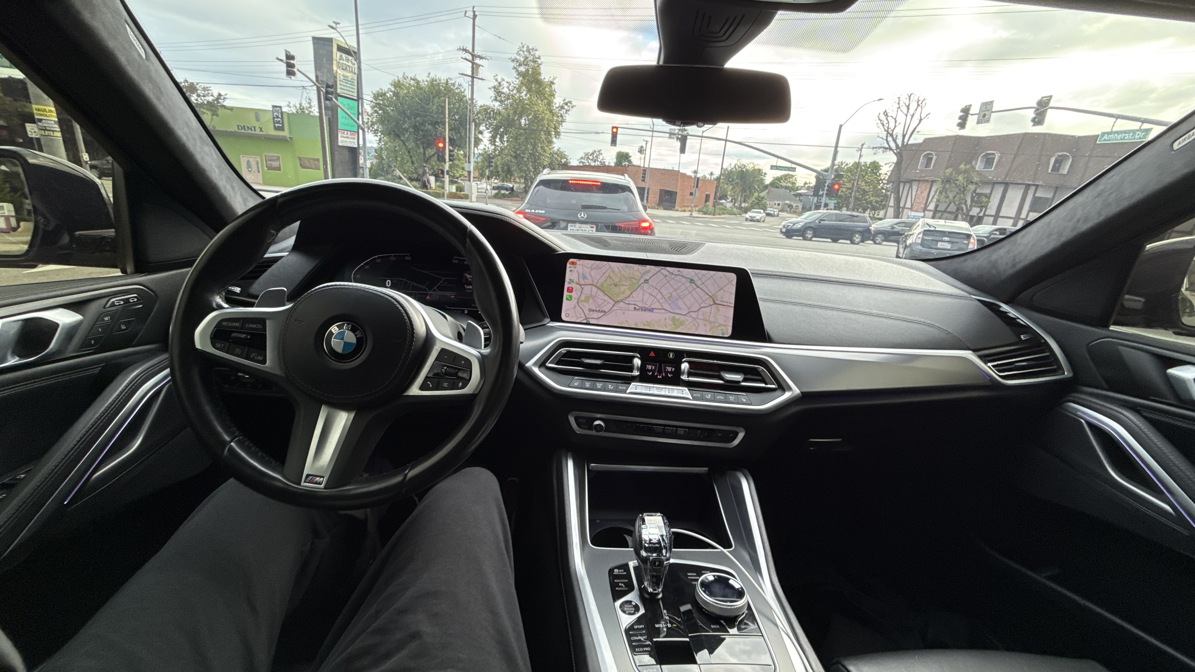 Used 2022 BMW X6 xDrive40i w/ M Sport Package AWD/4WD image 5