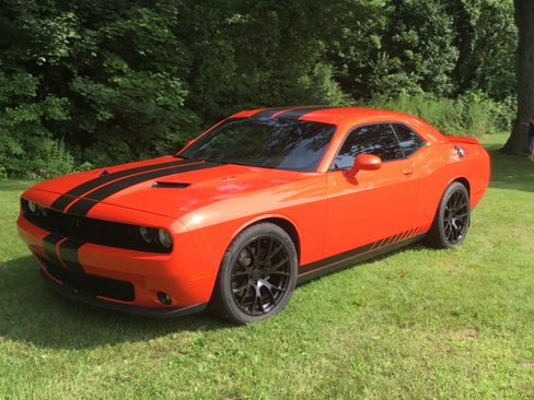 Used 2017 Dodge Challenger R/T w/ Sound Group RWD image 8