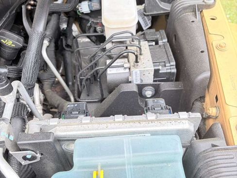 Used 2013 Jeep Wrangler Unlimited Sahara w/ Mopar Chrome Edition Group AWD/4WD image 20