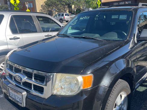 Used 2012 Ford Escape XLT image 1