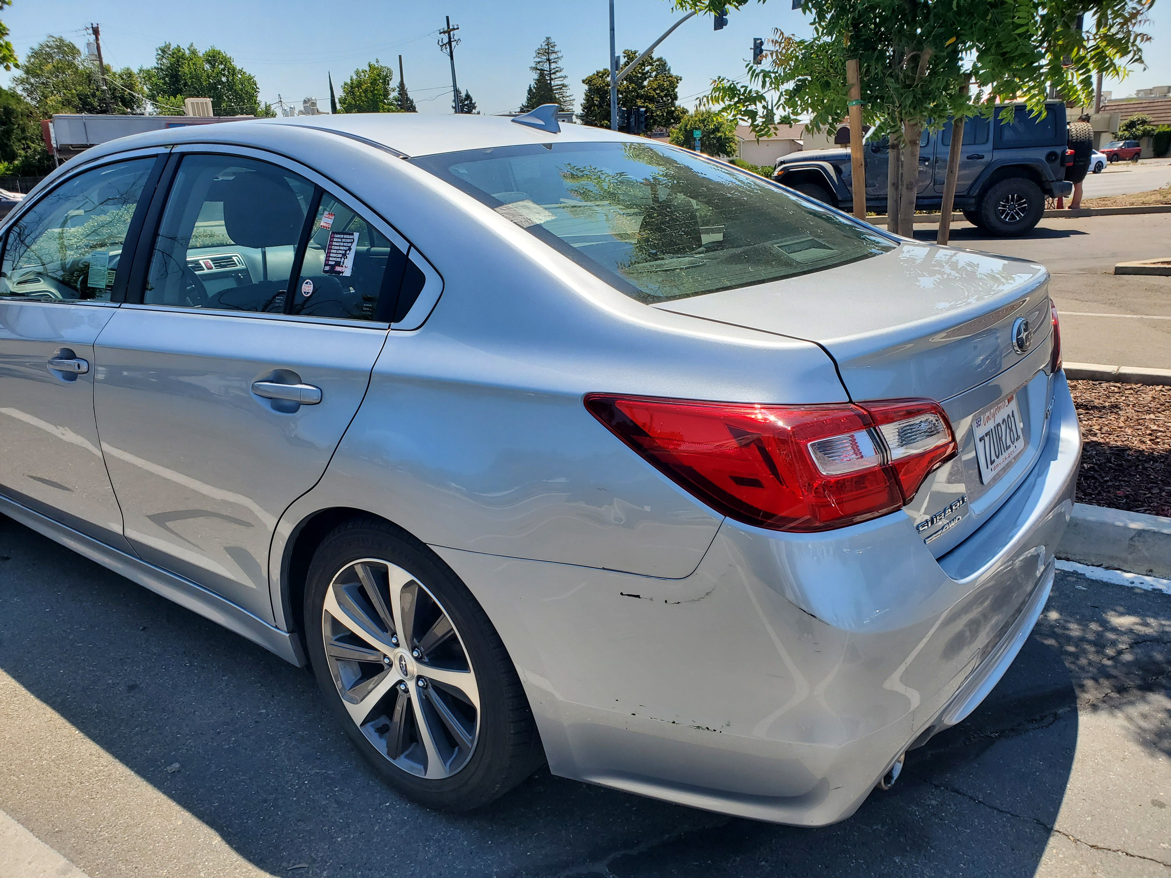 Used 2016 Subaru Legacy 2.5i Limited AWD/4WD image 2