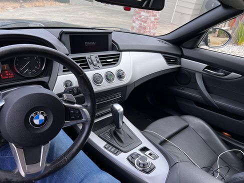 Used 2009 BMW Z4 sDrive30i image 7
