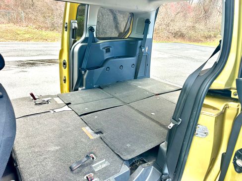 Used 2018 Ford Transit Connect XL image 12