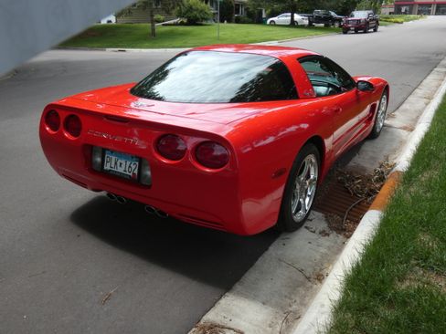 Used 2003 Chevrolet Corvette Coupe w/ Preferred Equipment Group RWD image 6