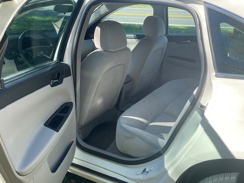 Used 2008 Chevrolet Impala LS image 9