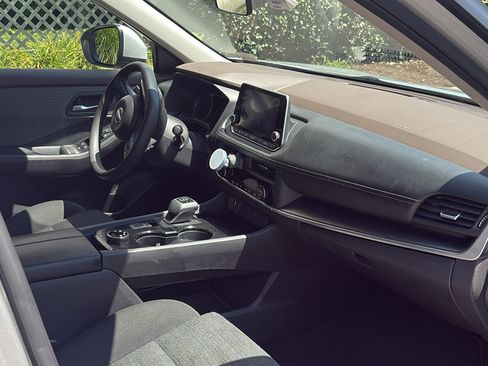 Used 2023 Nissan Rogue SV AWD/4WD image 10
