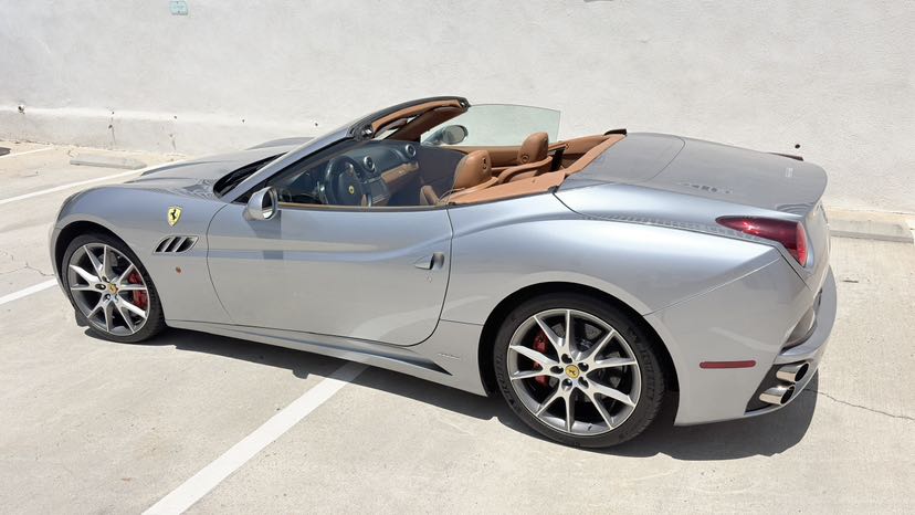Used 2012 Ferrari California RWD image 15