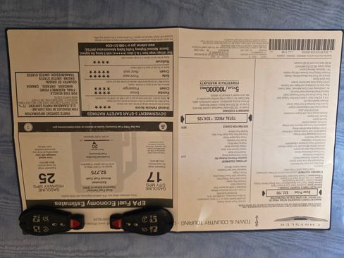 Used 2012 Chrysler Town & Country Touring-L w/ Driver Convenience Group image 9