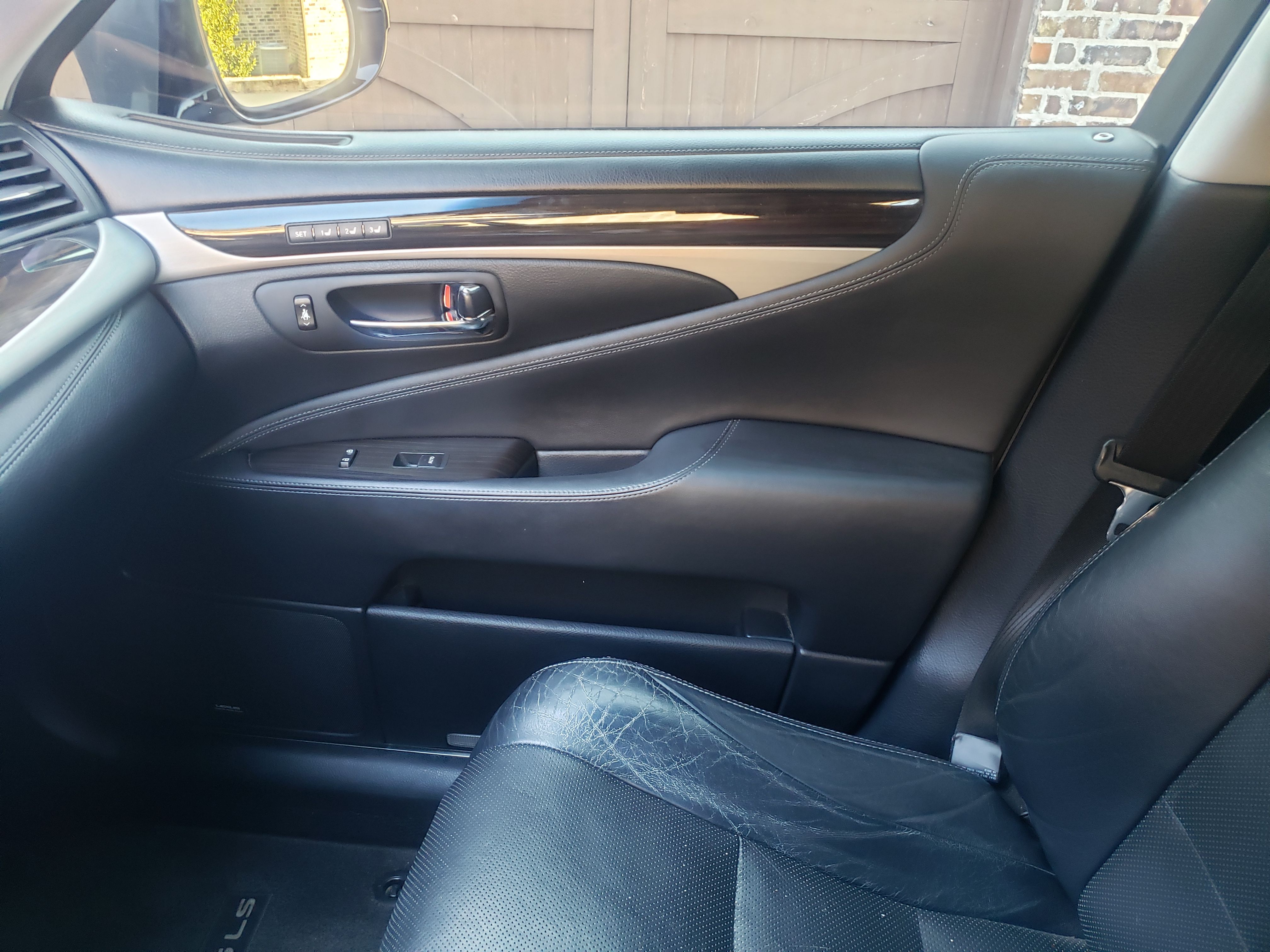 Used 2013 Lexus LS 460 RWD image 22