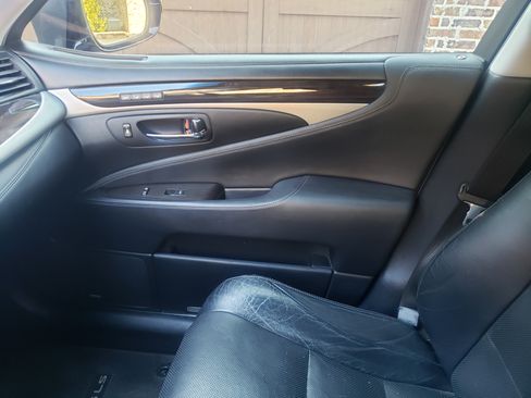 Used 2013 Lexus LS 460 image 22