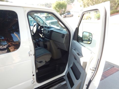 Used 2012 Ford E-250 and Econoline 250 w/ PWR Group image 10