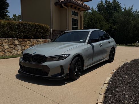 Used 2023 BMW 330e w/ M Sport Package RWD image 4
