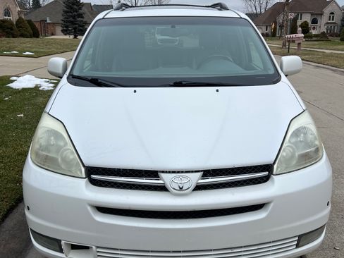 Used 2004 Toyota Sienna XLE Limited image 6