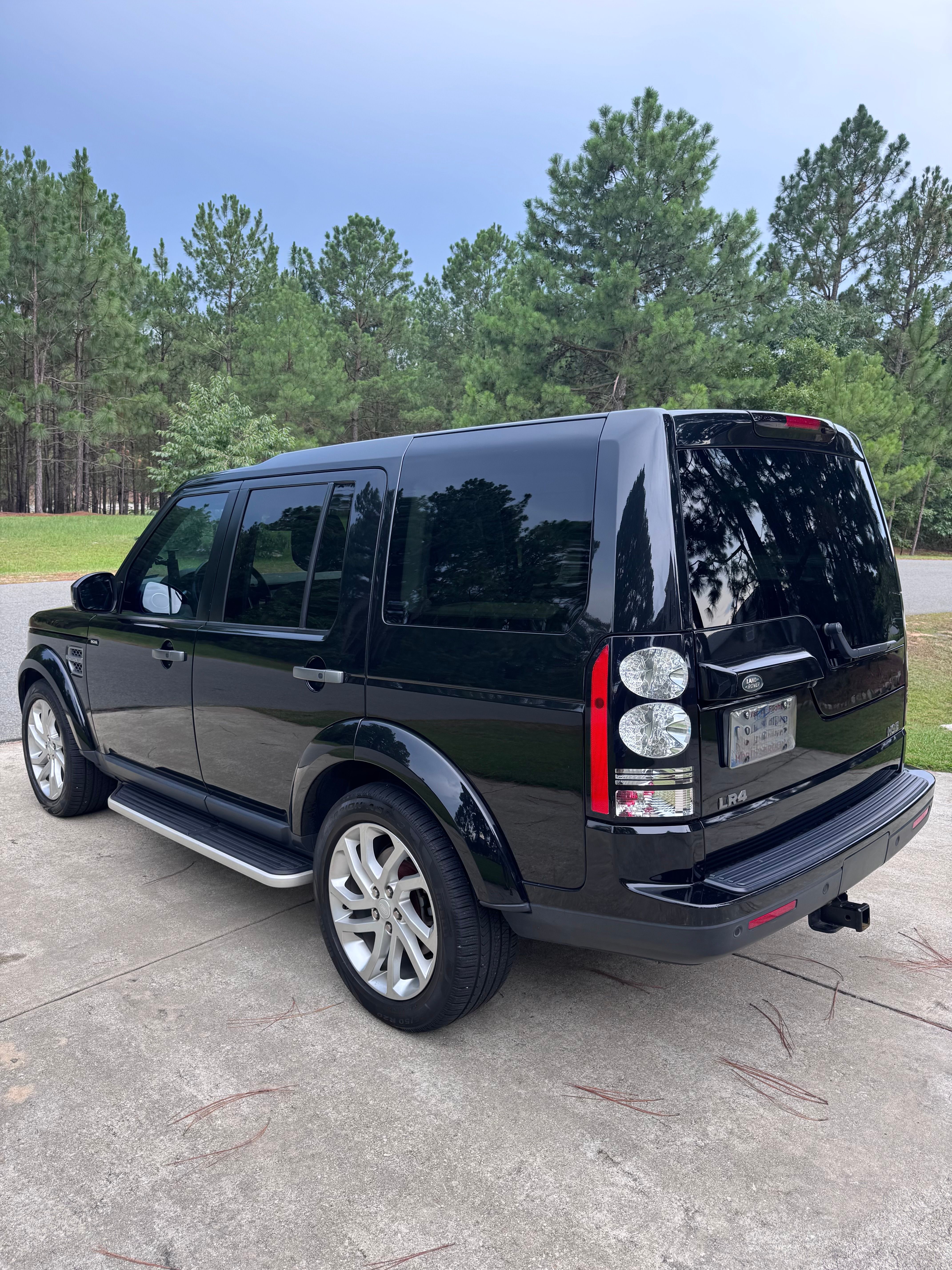 Used 2015 Land Rover LR4 HSE AWD/4WD image 9