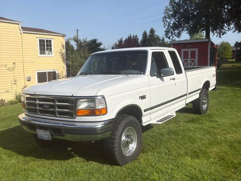 Used 1997 Ford F250 4x4 SuperCab Heavy Duty image 2